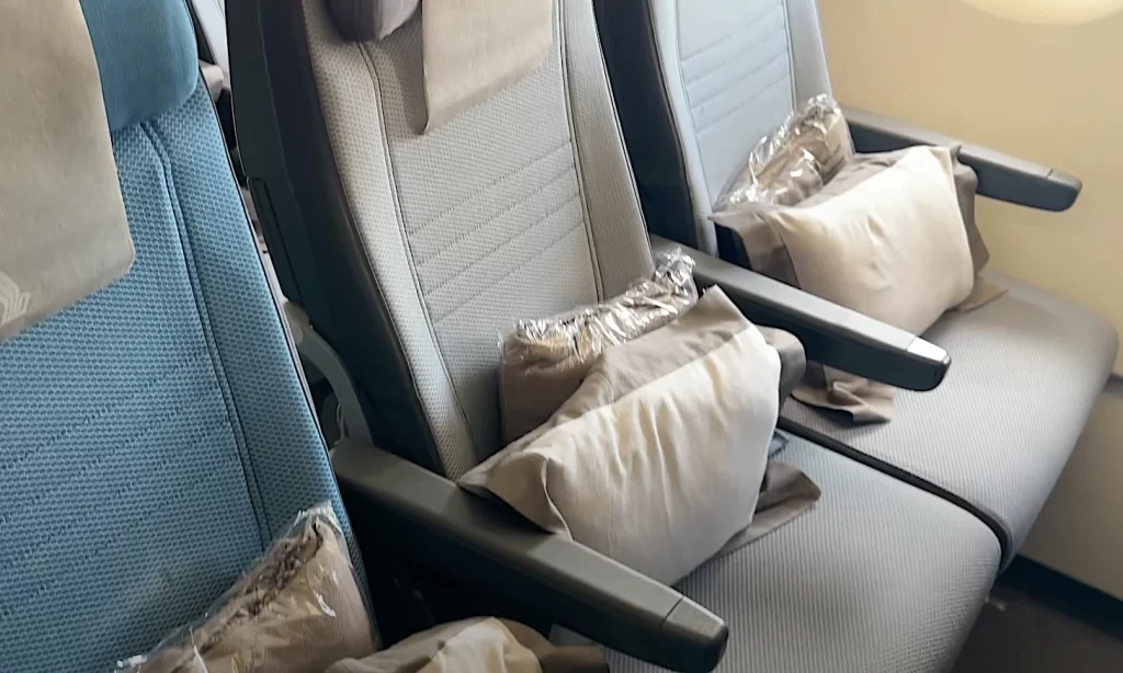 Th airline middle seat