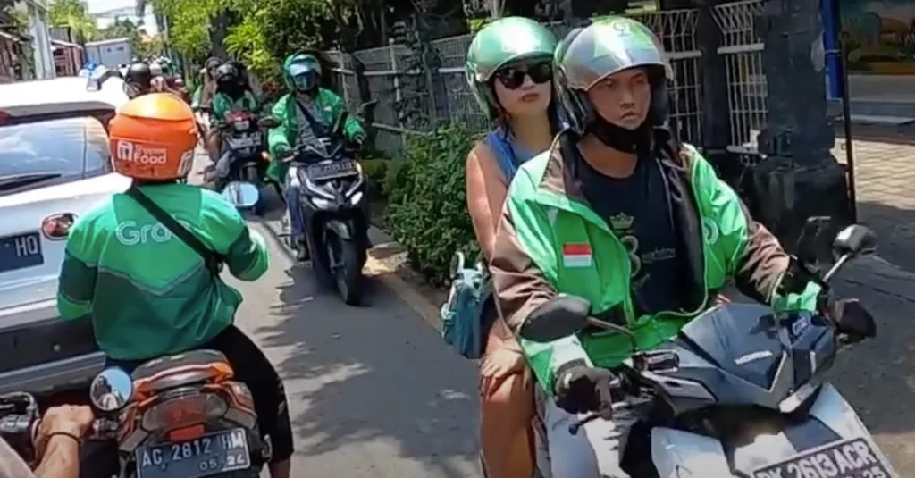 Grab motorbike ride hailing, Bali