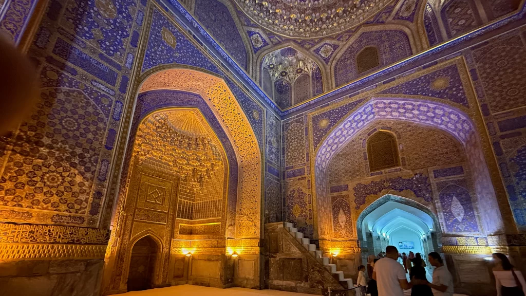 Inside Tilya-Kori Mosque, 