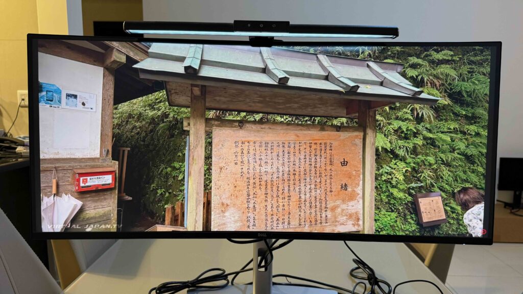High resolution monitor 3440 x 1440. 