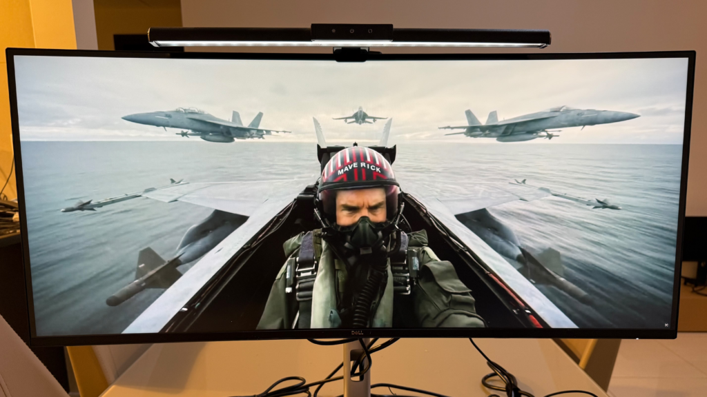 Cinematic view on ultrawide 