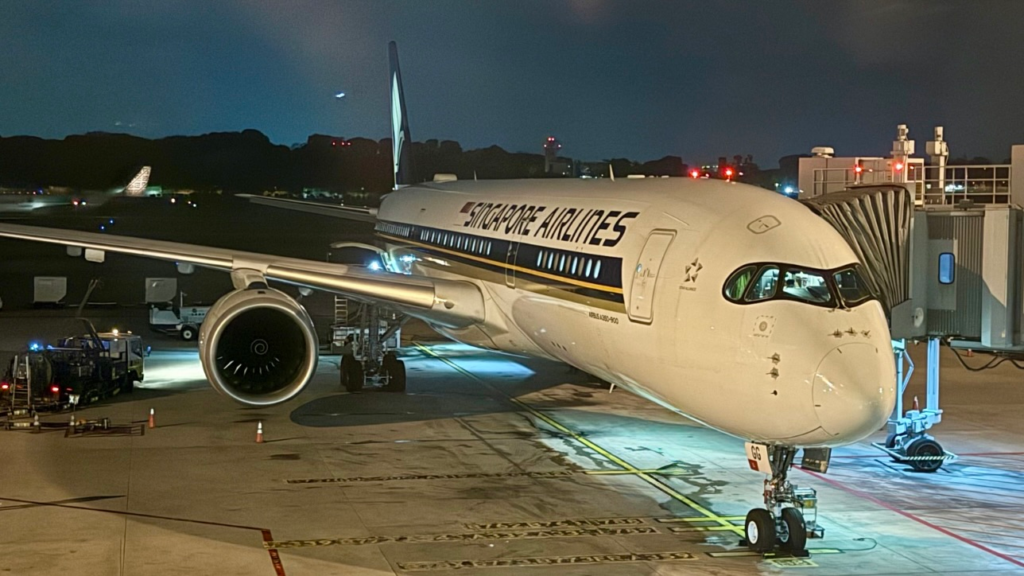 SIA A350-900 ULR